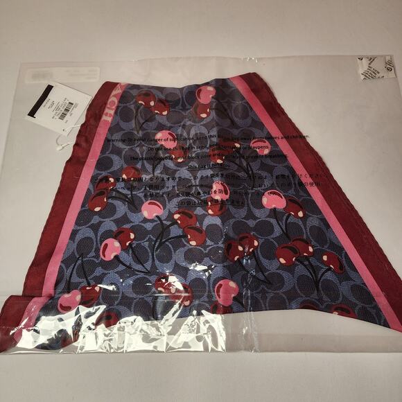 NWT COACH CZ532 SIGNATURE CHERRY SWIRL PRINT SILK DIAMOND SCARF DENIM - Picture 4 of 4